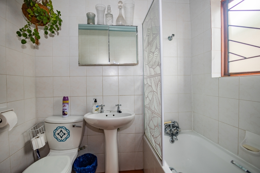 3 Bedroom Property for Sale in The Crest Western Cape